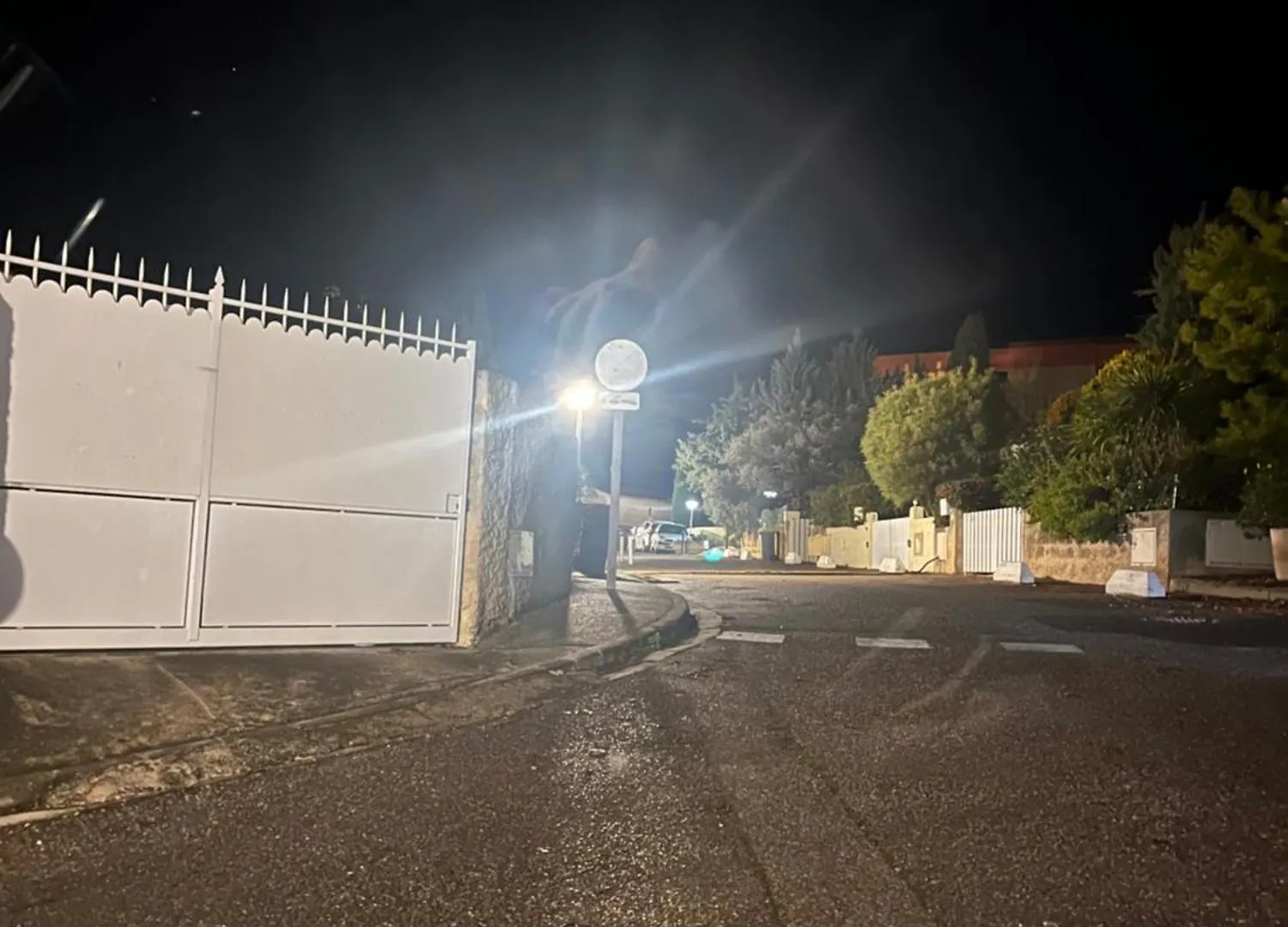 Rêves de vie, appartement vue mer, piscine non chauffée et spa privatifs Cassis France